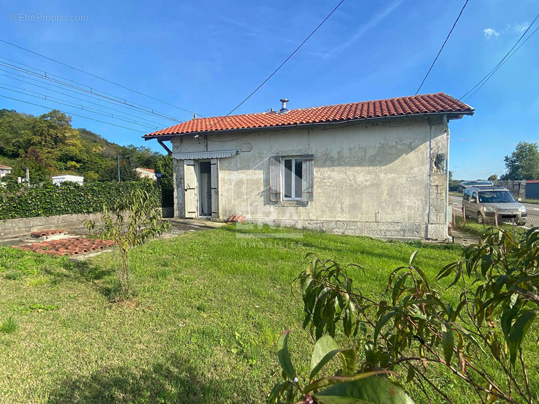 Maison à PORT-SAINTE-MARIE