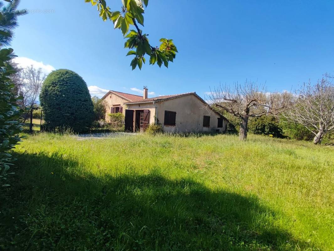 Maison à SAINT-CEZAIRE-SUR-SIAGNE