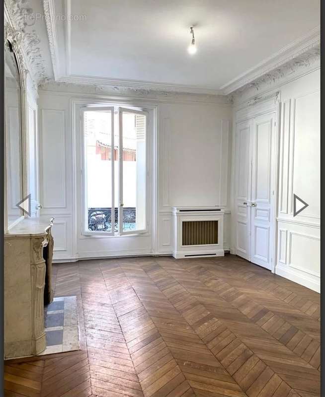 Appartement à PARIS-8E