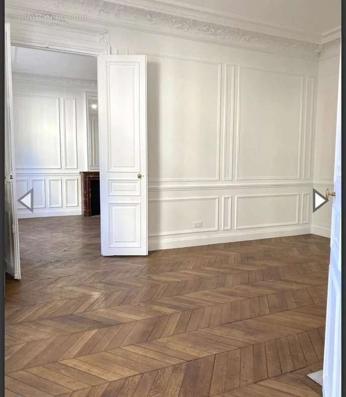 Appartement à PARIS-8E