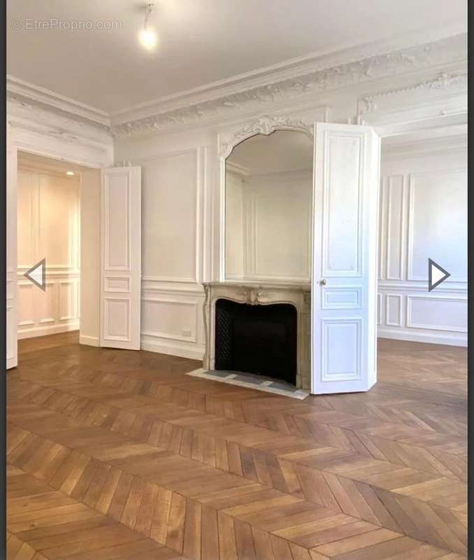 Appartement à PARIS-8E