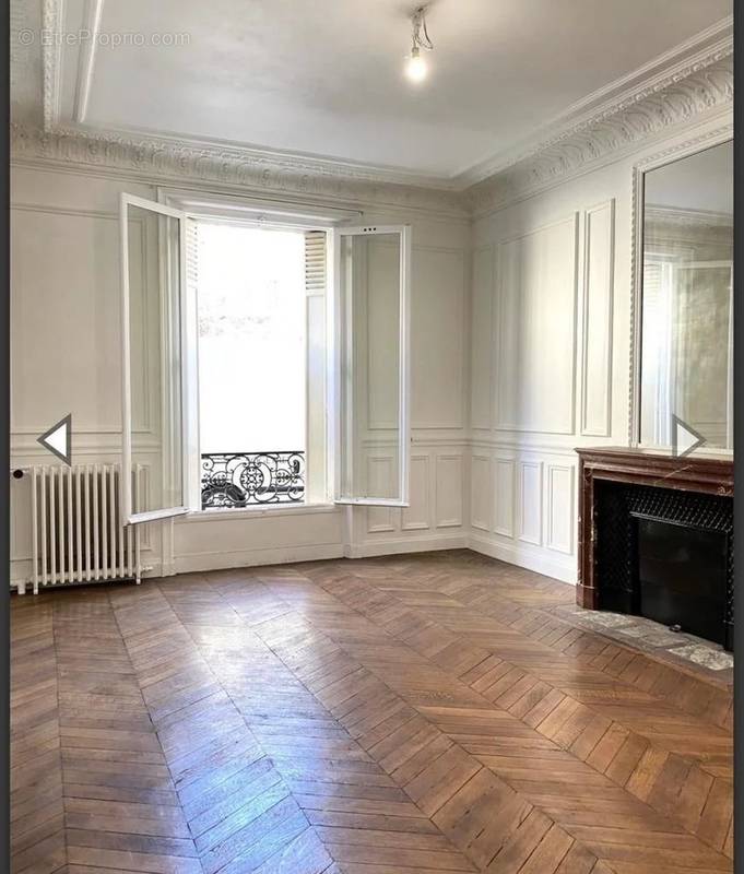 Appartement à PARIS-8E