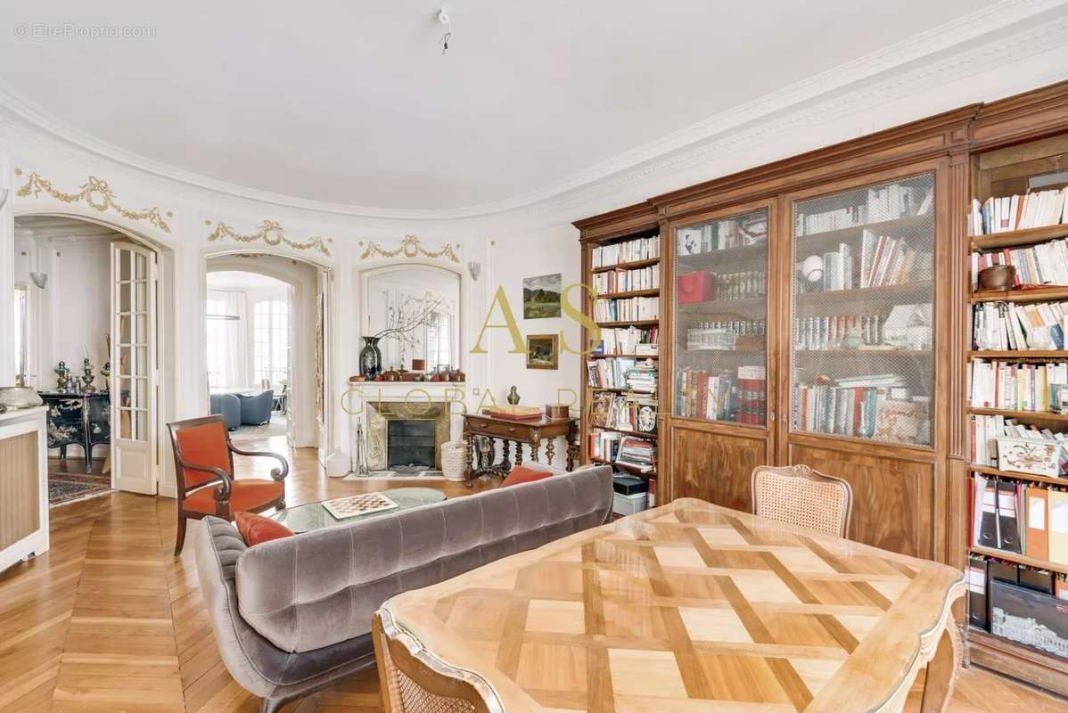 Appartement à PARIS-6E