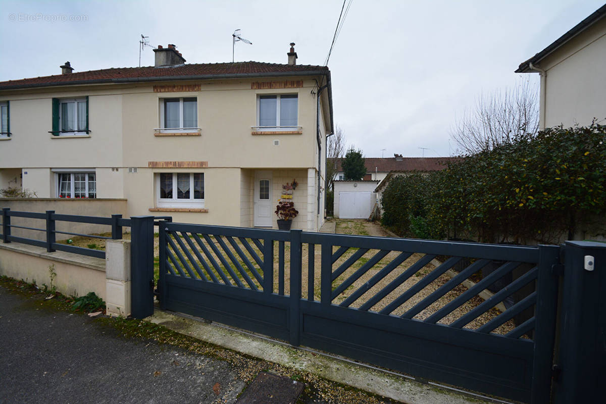 Maison à CHAUNY