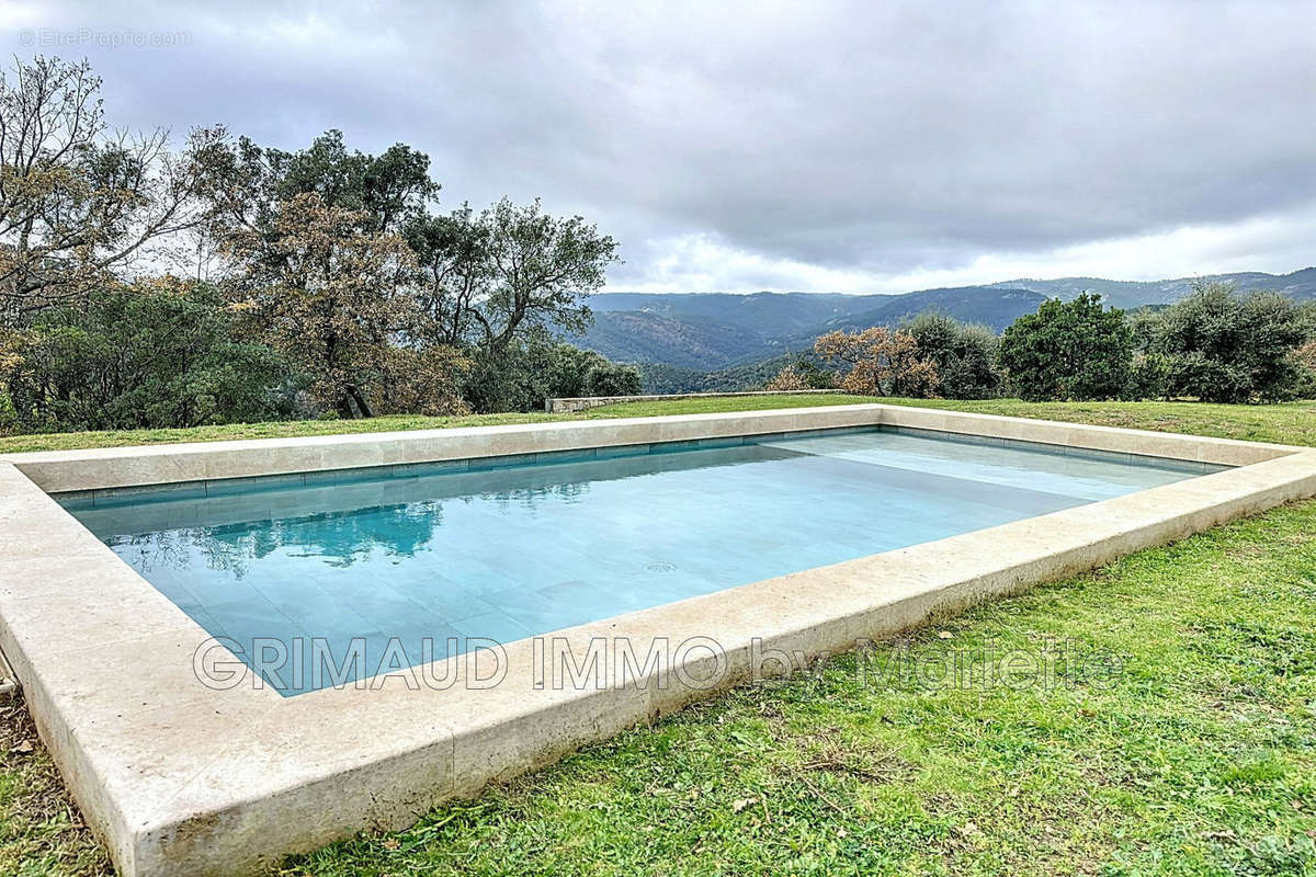 Maison à LA GARDE-FREINET