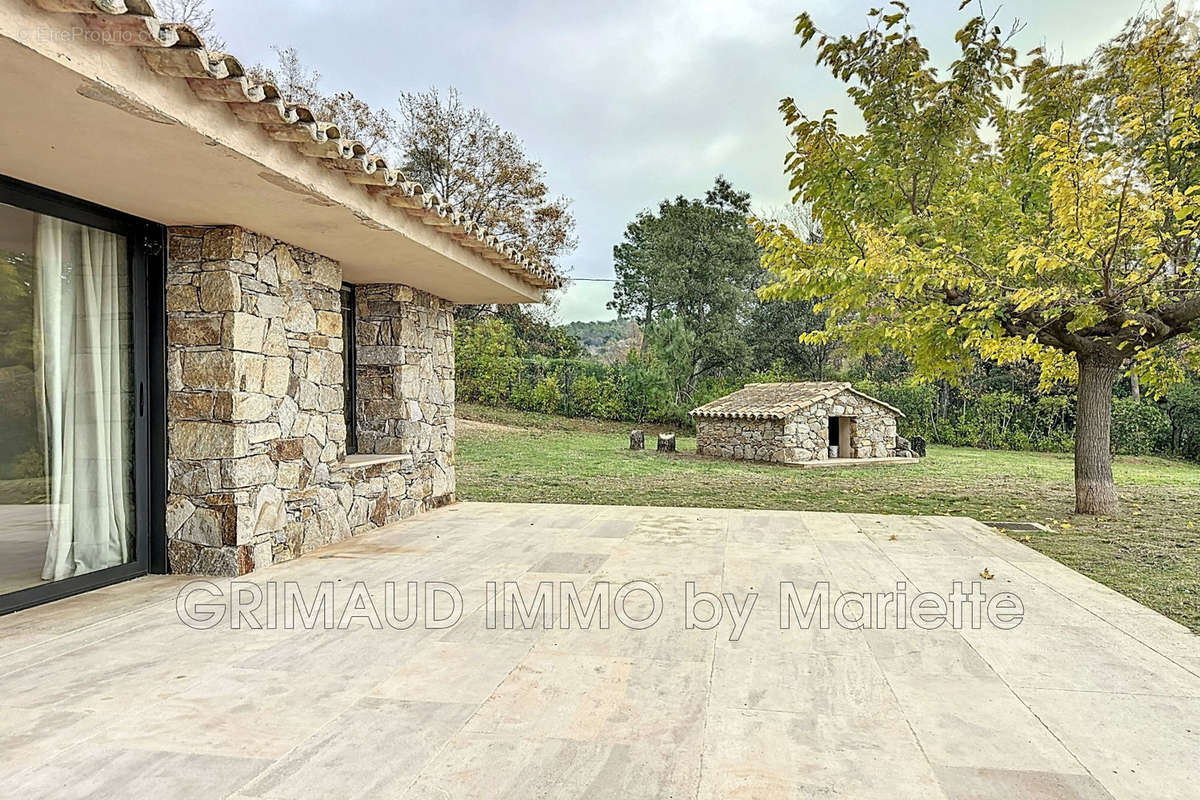 Maison à LA GARDE-FREINET