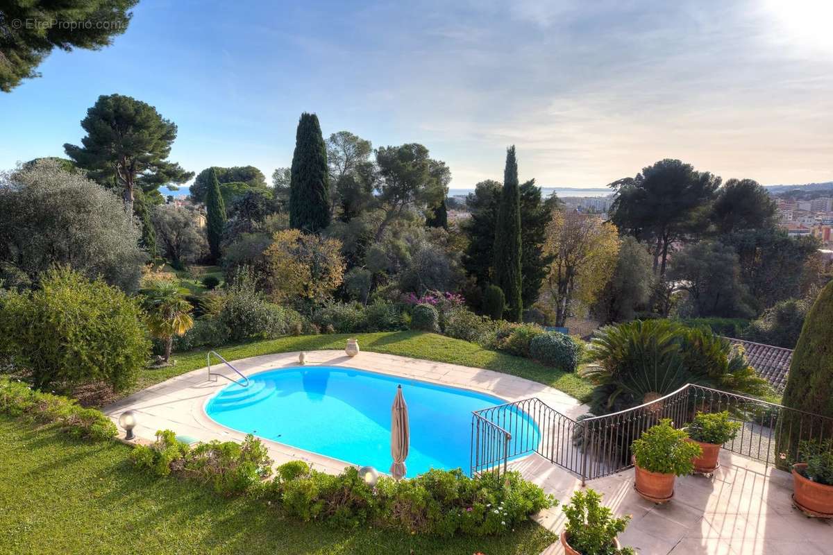 Maison à CAGNES-SUR-MER