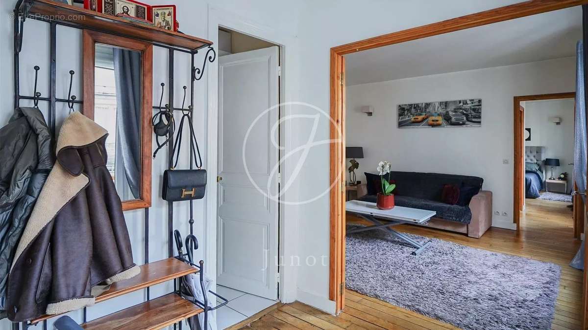 Appartement à PARIS-7E