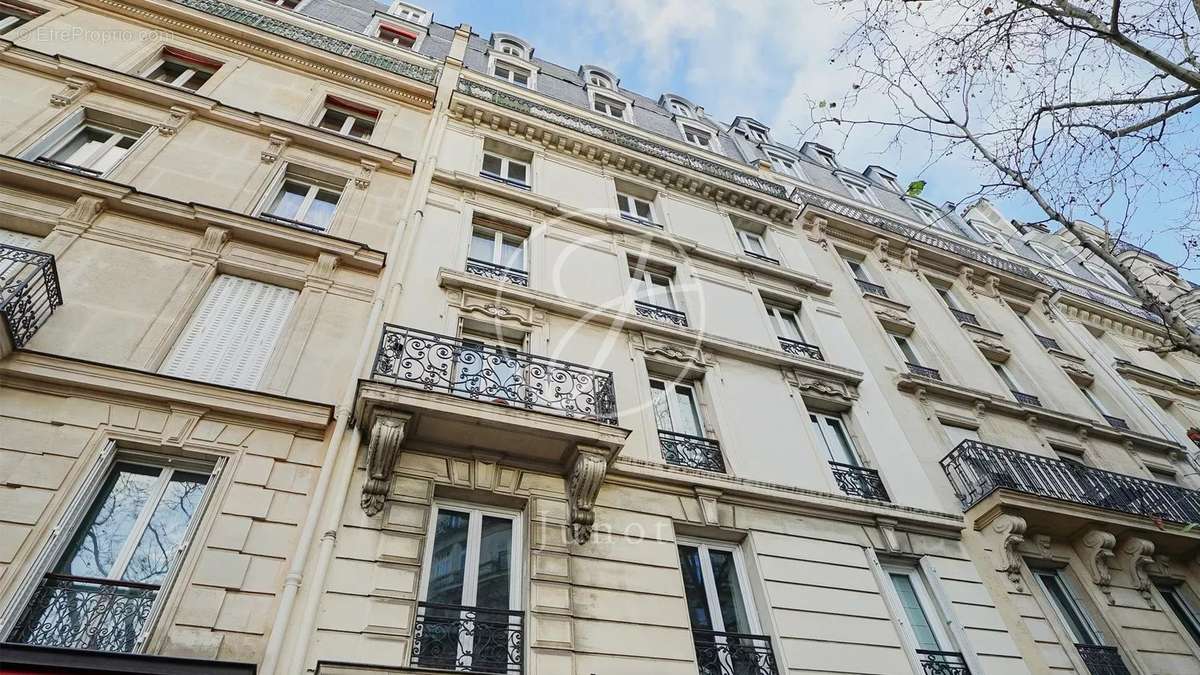 Appartement à PARIS-7E