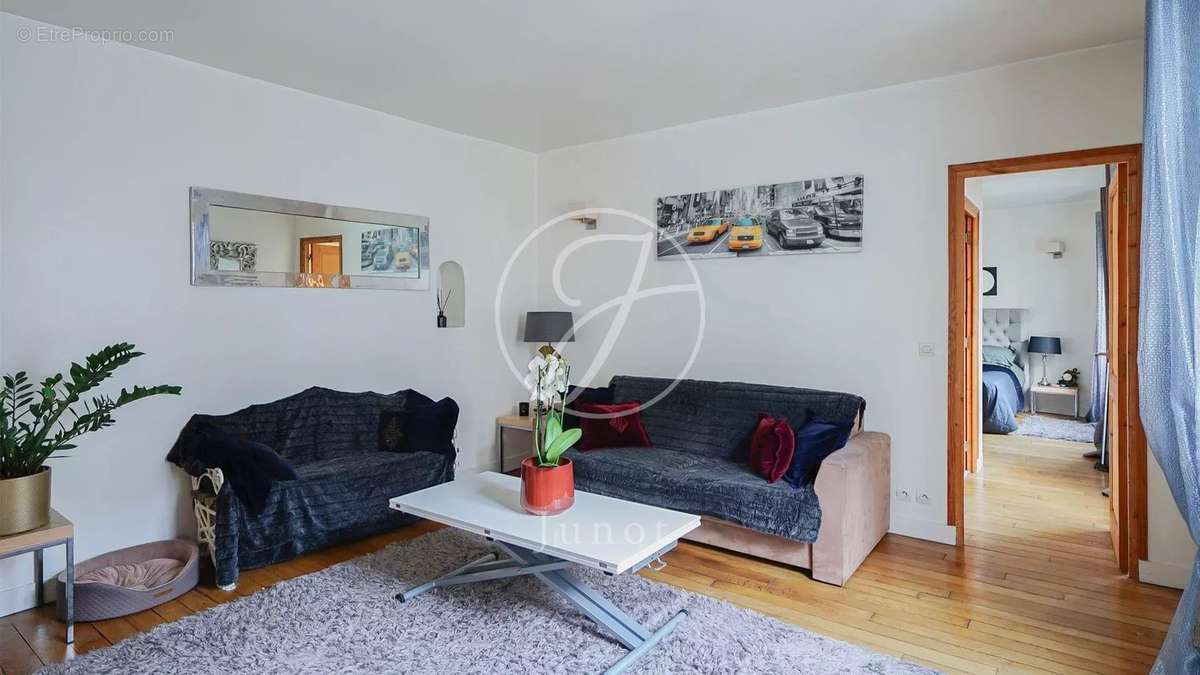 Appartement à PARIS-7E