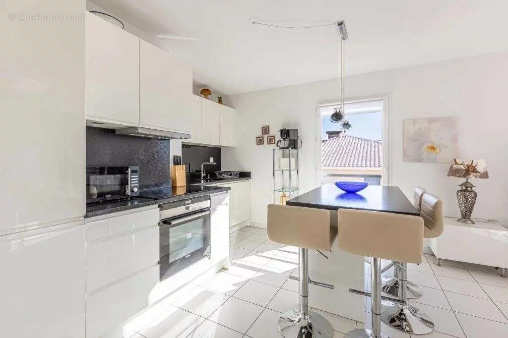 Appartement à ROQUEBRUNE-SUR-ARGENS