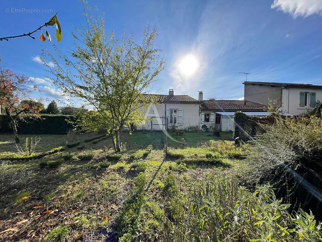 Maison à FONTENAY-LE-COMTE