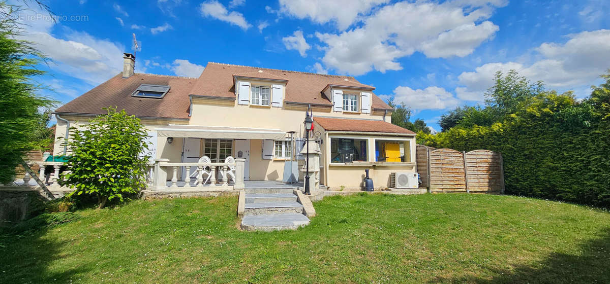 Maison à CLAYE-SOUILLY