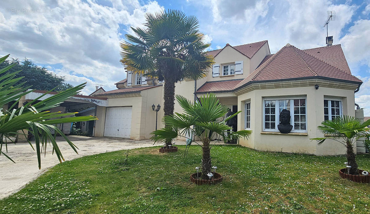 Maison à CLAYE-SOUILLY