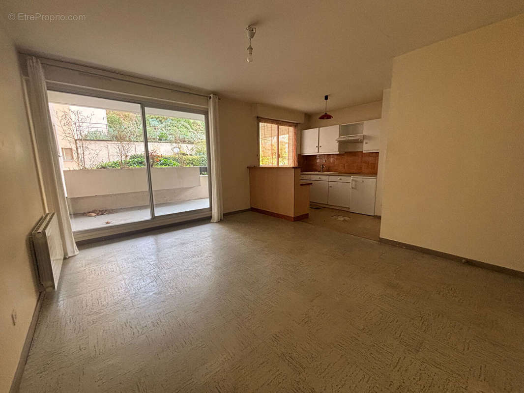 Appartement à LYON-9E