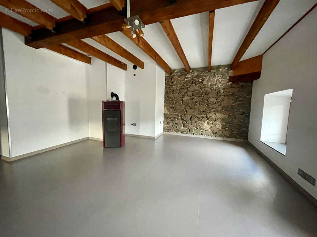 Appartement à LE MENIL