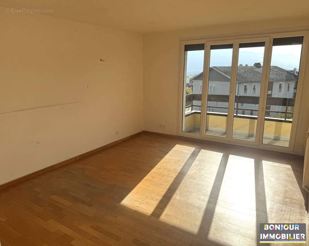 Appartement à RIVES