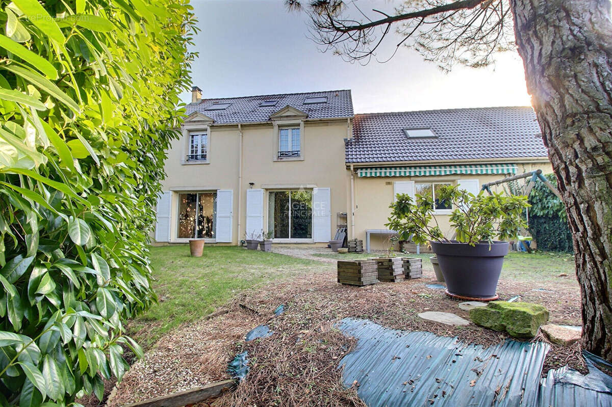 Maison à VERNEUIL-SUR-SEINE