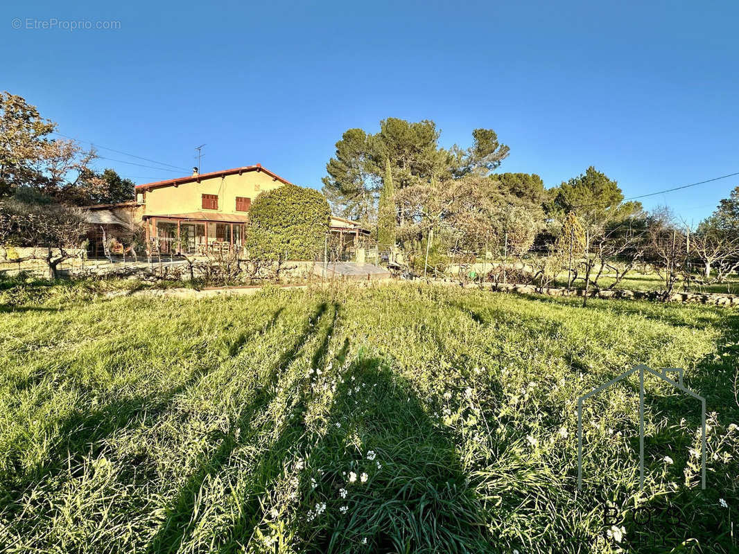 Maison à SAINT-CANNAT