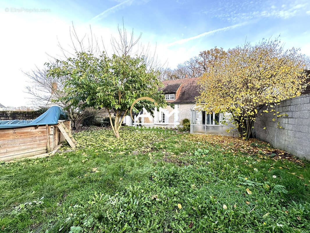 Maison à AZAY-SUR-CHER