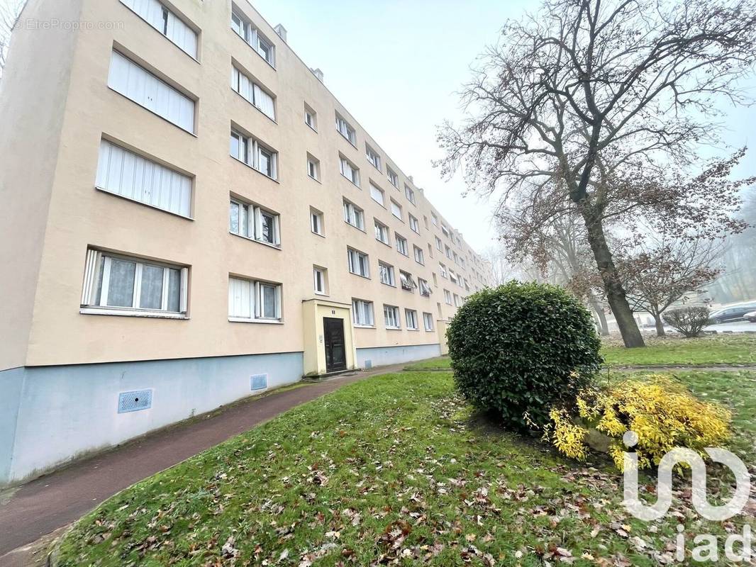 Photo 1 - Appartement à SAINT-GERMAIN-LES-ARPAJON