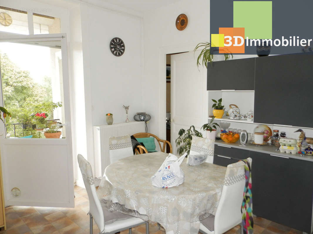 Photo 2 - Appartement à LONS-LE-SAUNIER