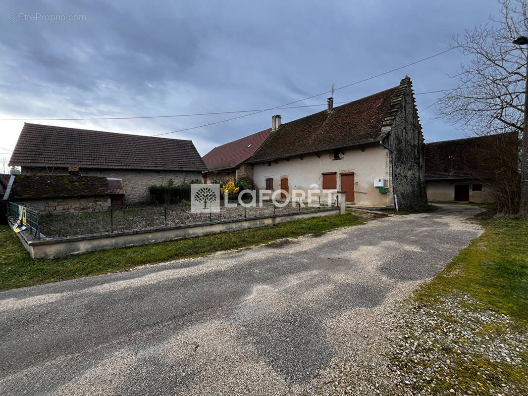 Maison à COUSANCE