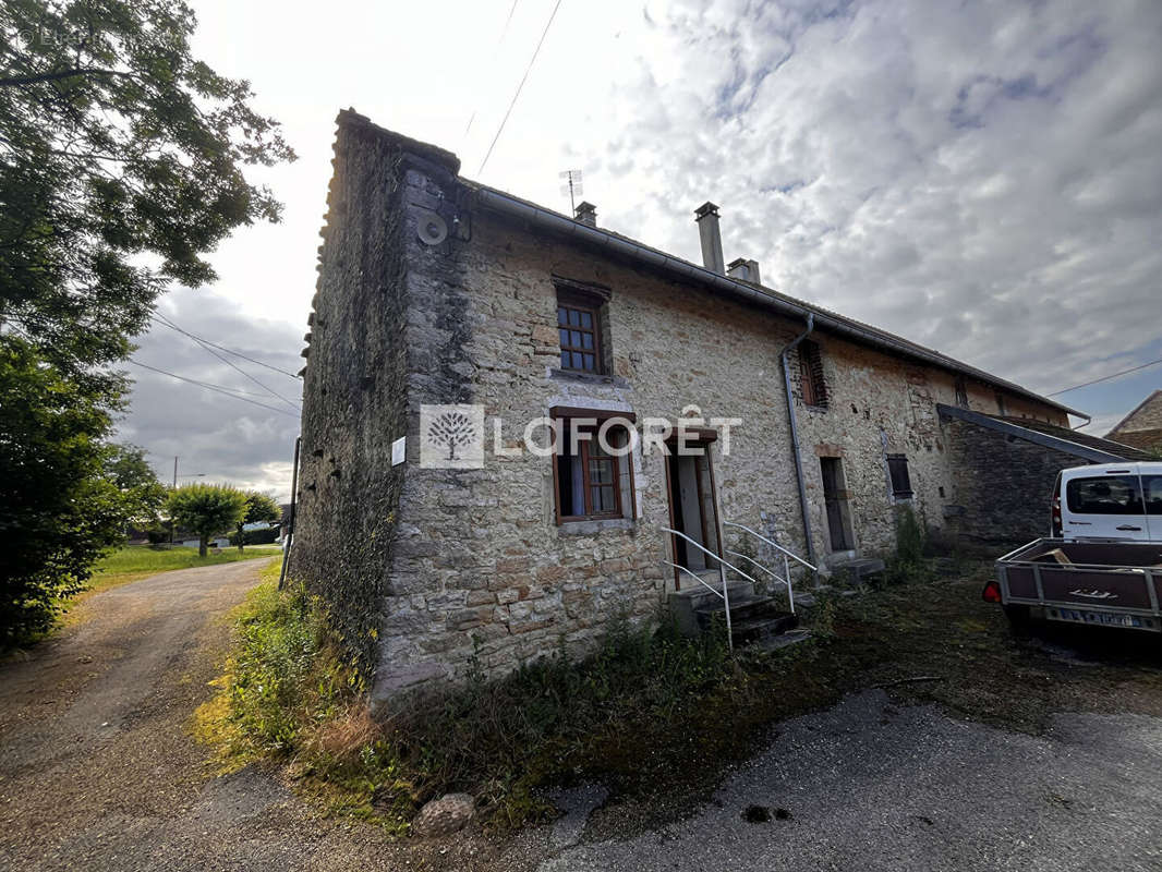 Maison à COUSANCE