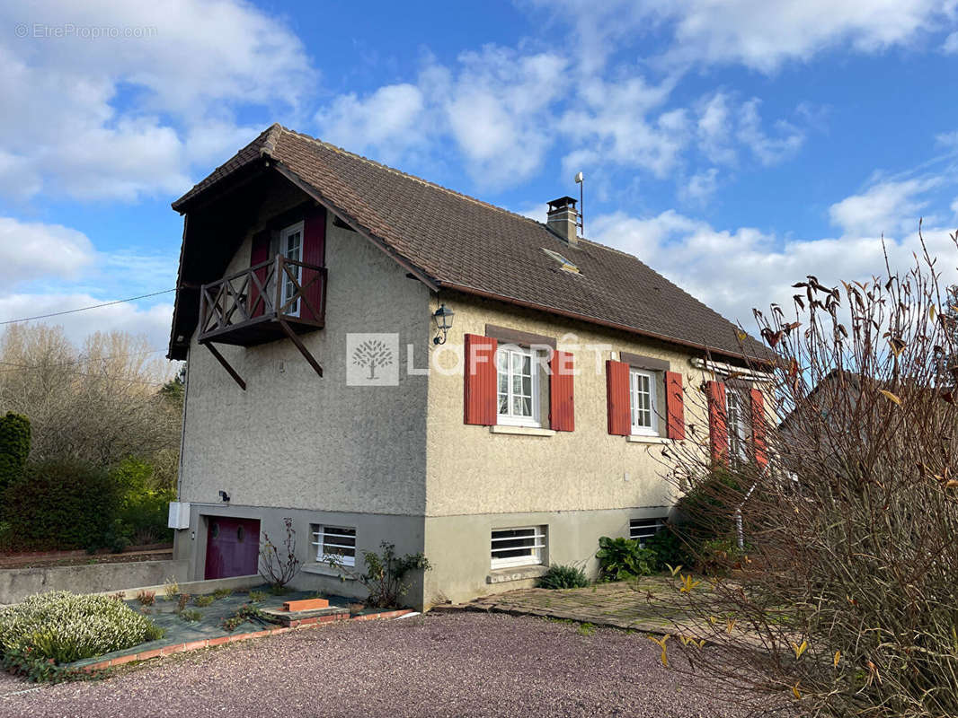 Maison à MERY-CORBON