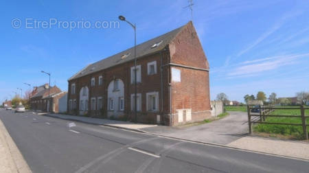 Appartement à MESNIL-SAINT-NICAISE