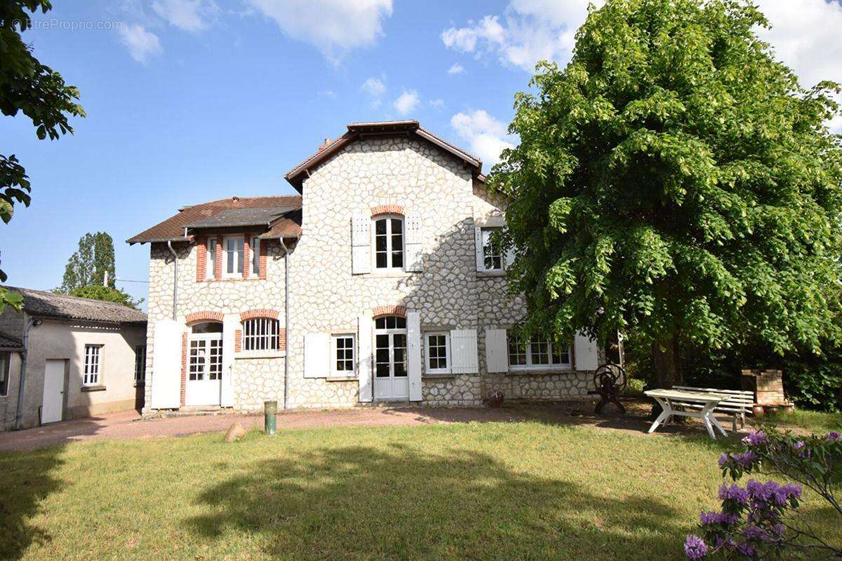 Maison à COSNE-COURS-SUR-LOIRE