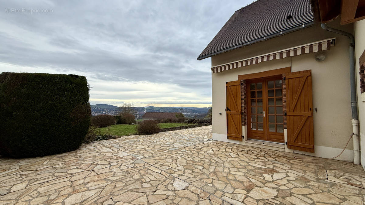 Maison à SAINT-ELOY-LES-MINES