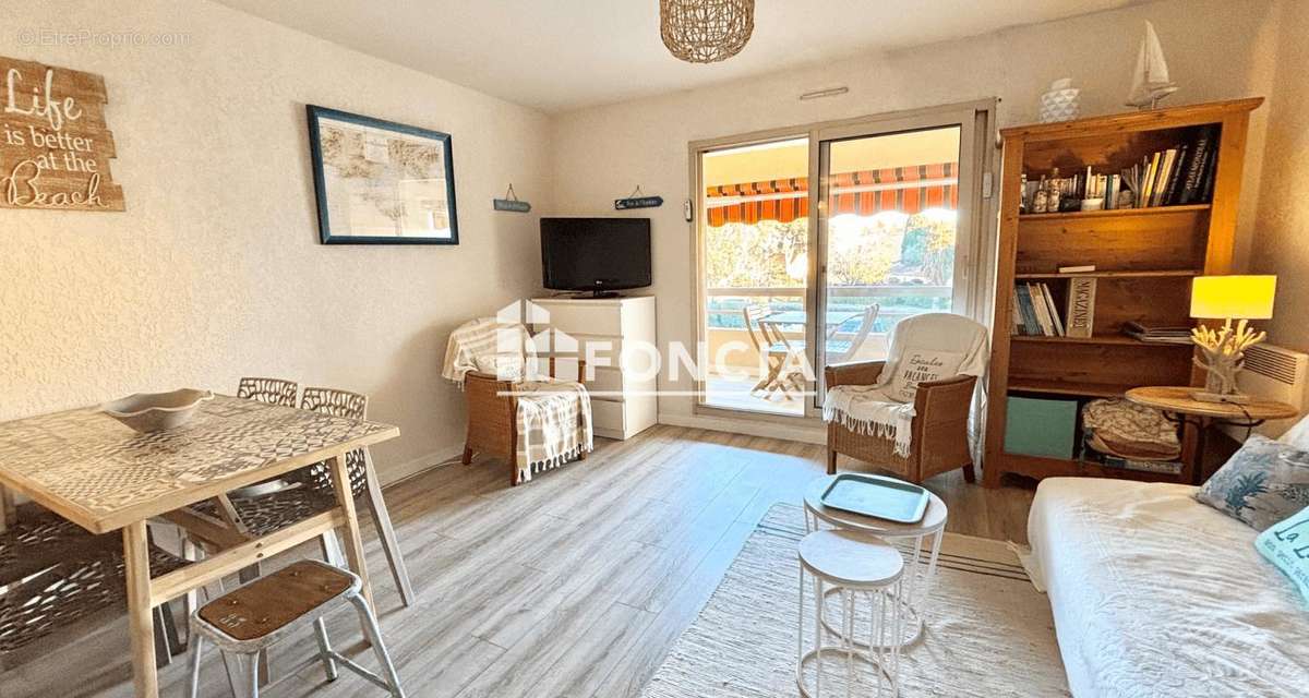 Appartement à LA LONDE-LES-MAURES