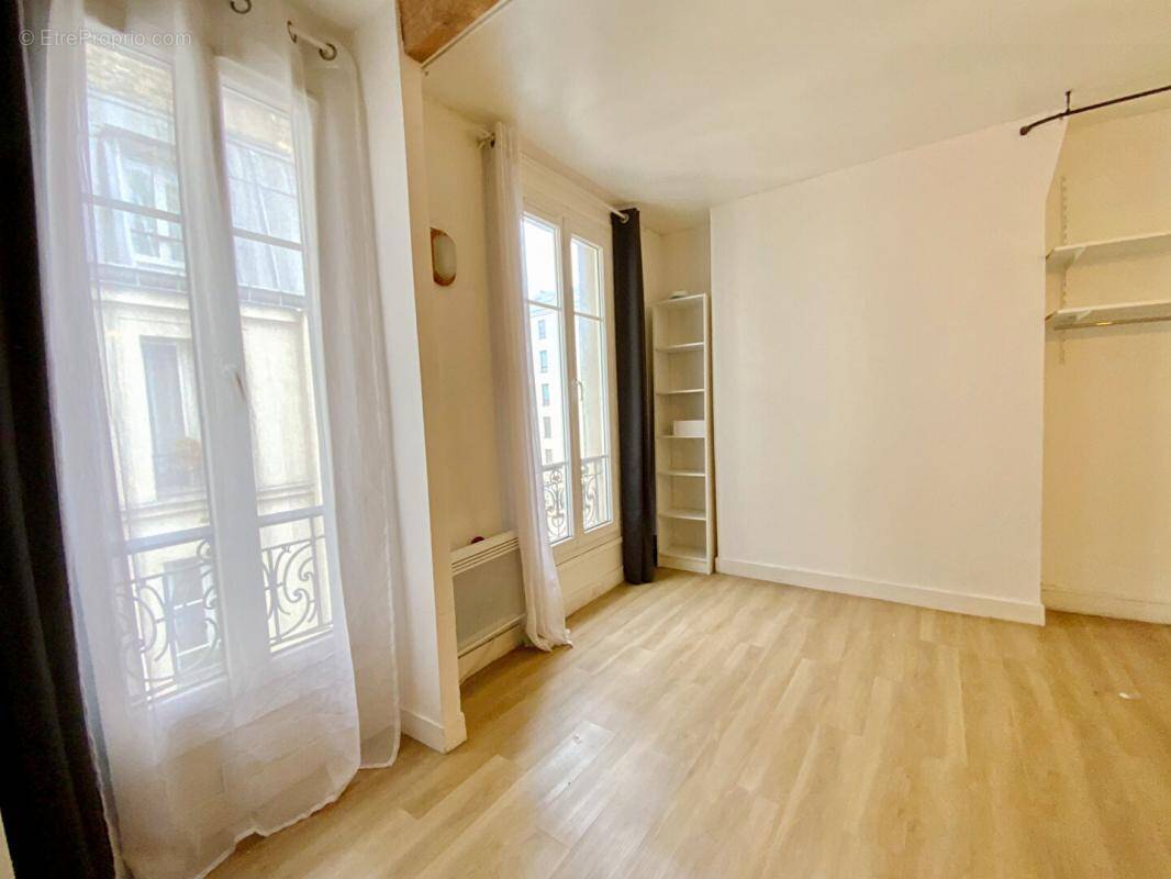 Appartement à PARIS-10E