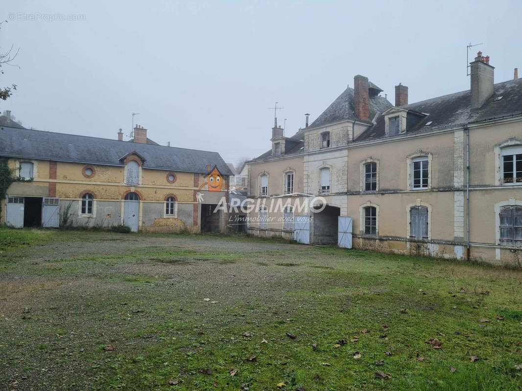 Maison à SAINT-CALAIS