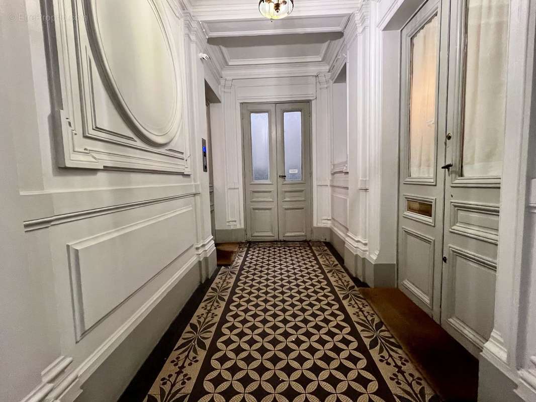 Appartement à PARIS-7E