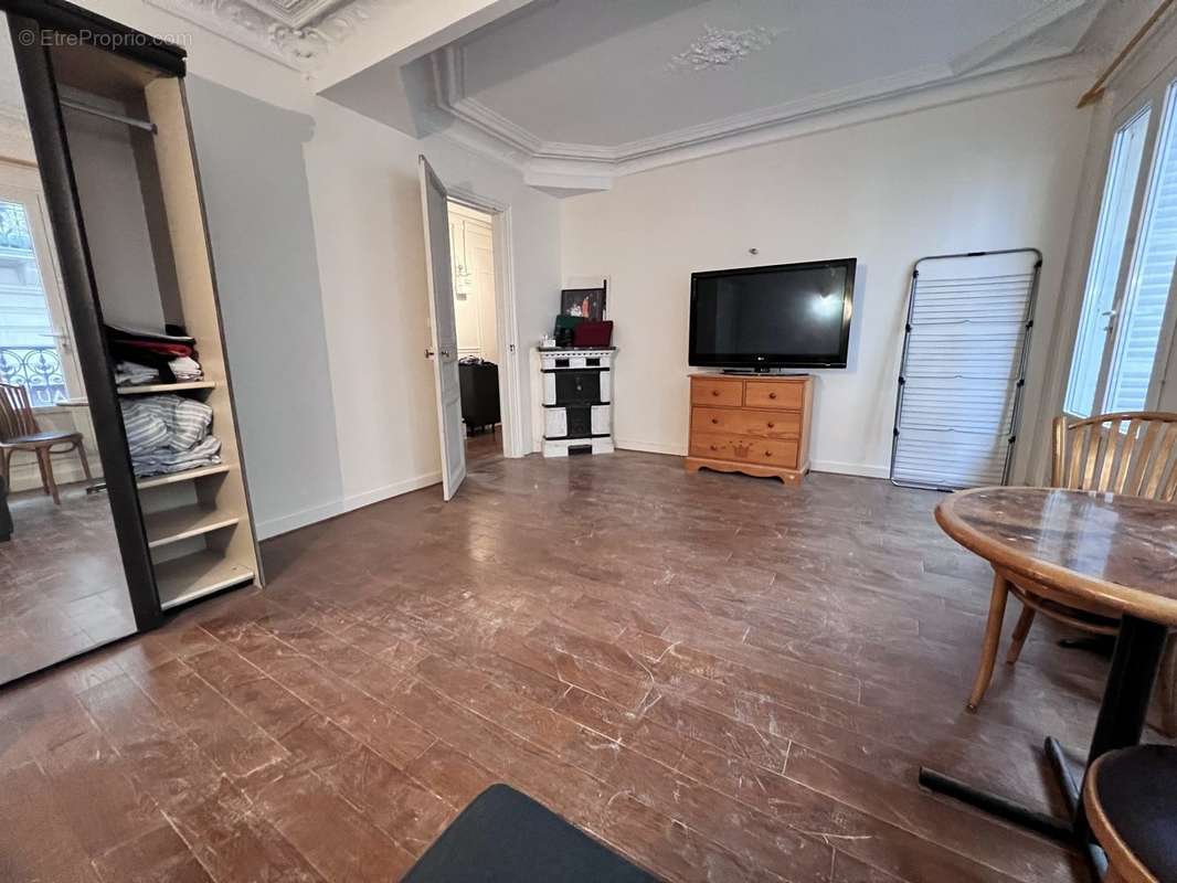 Appartement à PARIS-7E