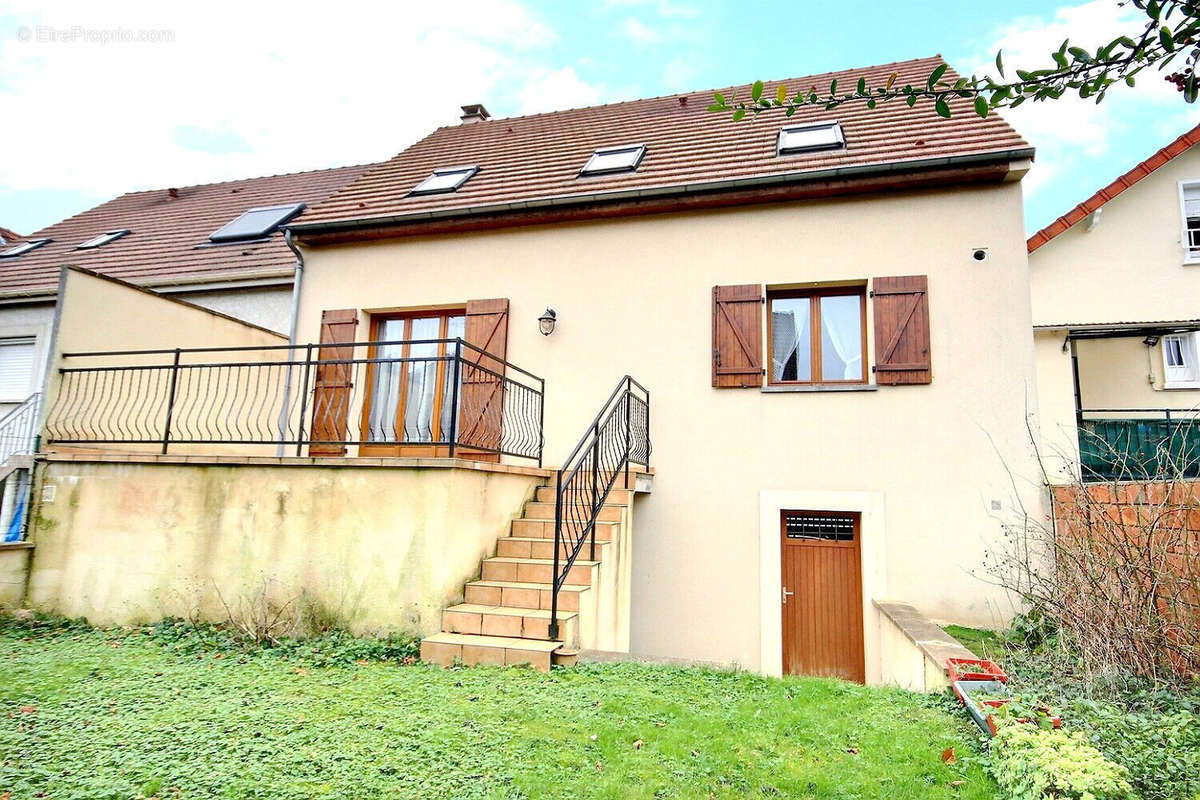 Maison à FRESNES