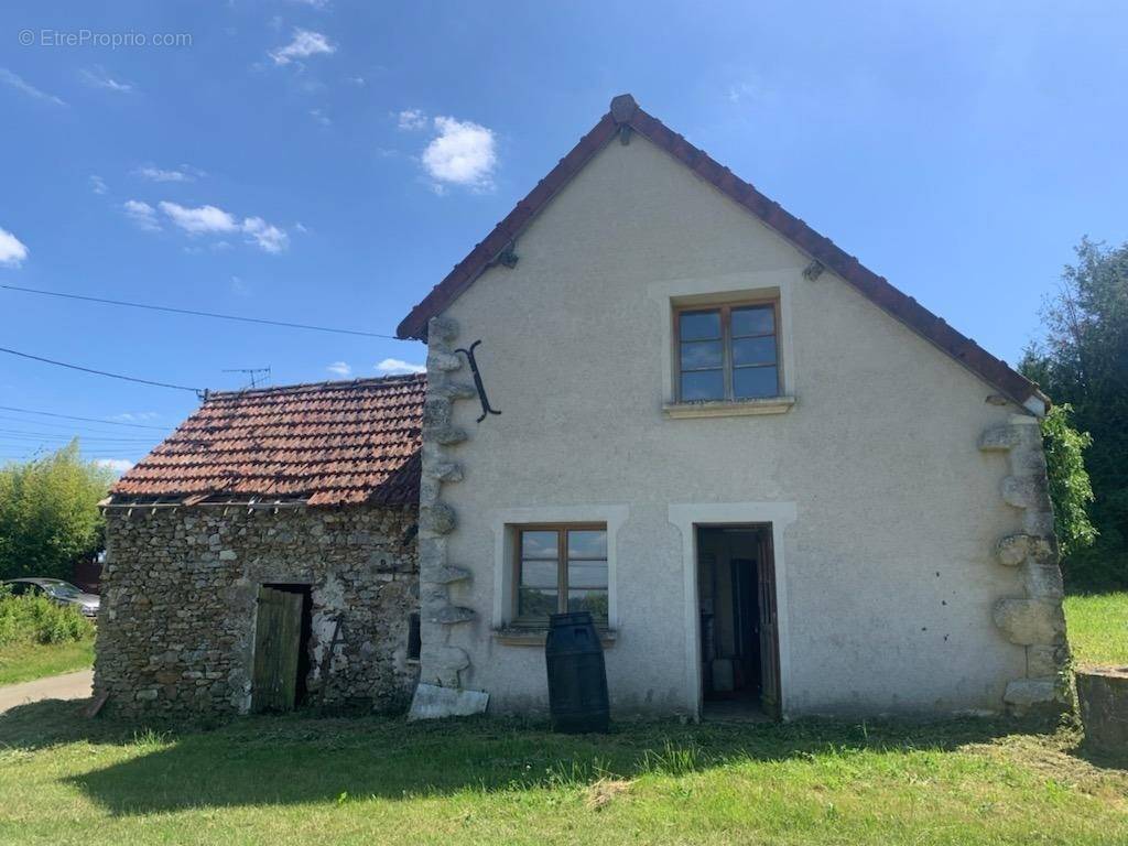 Maison à MONTIGNY-LES-CONDE