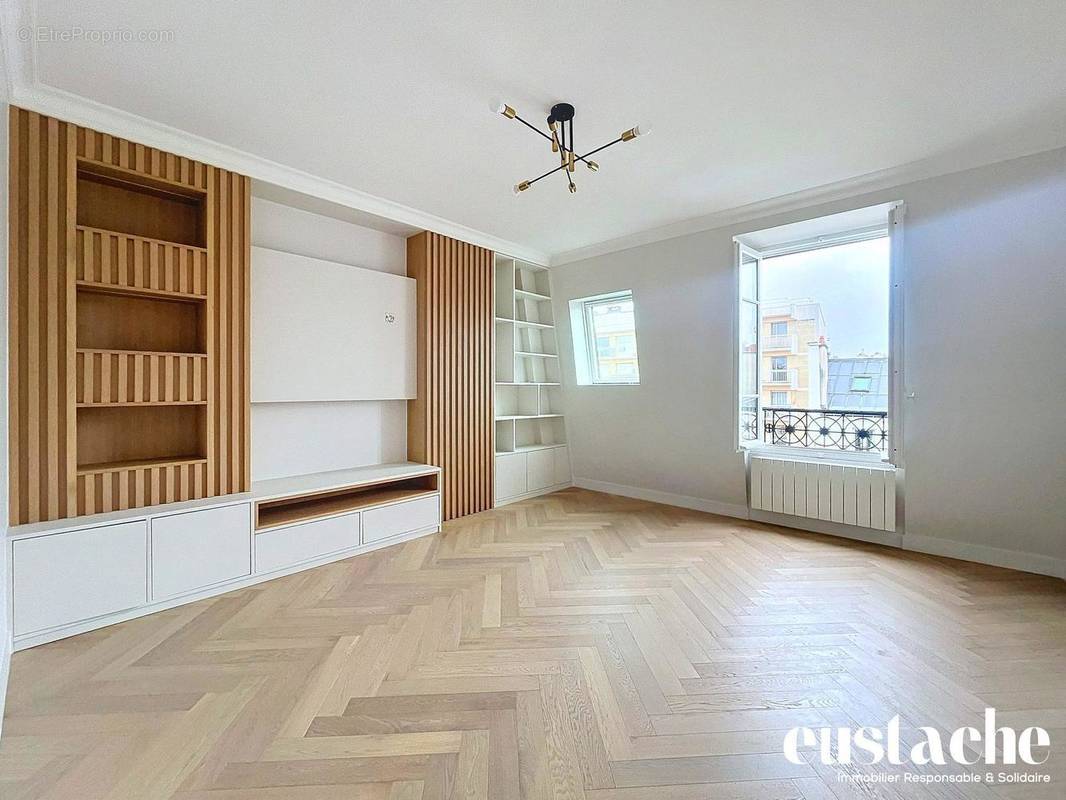 Appartement à PARIS-10E