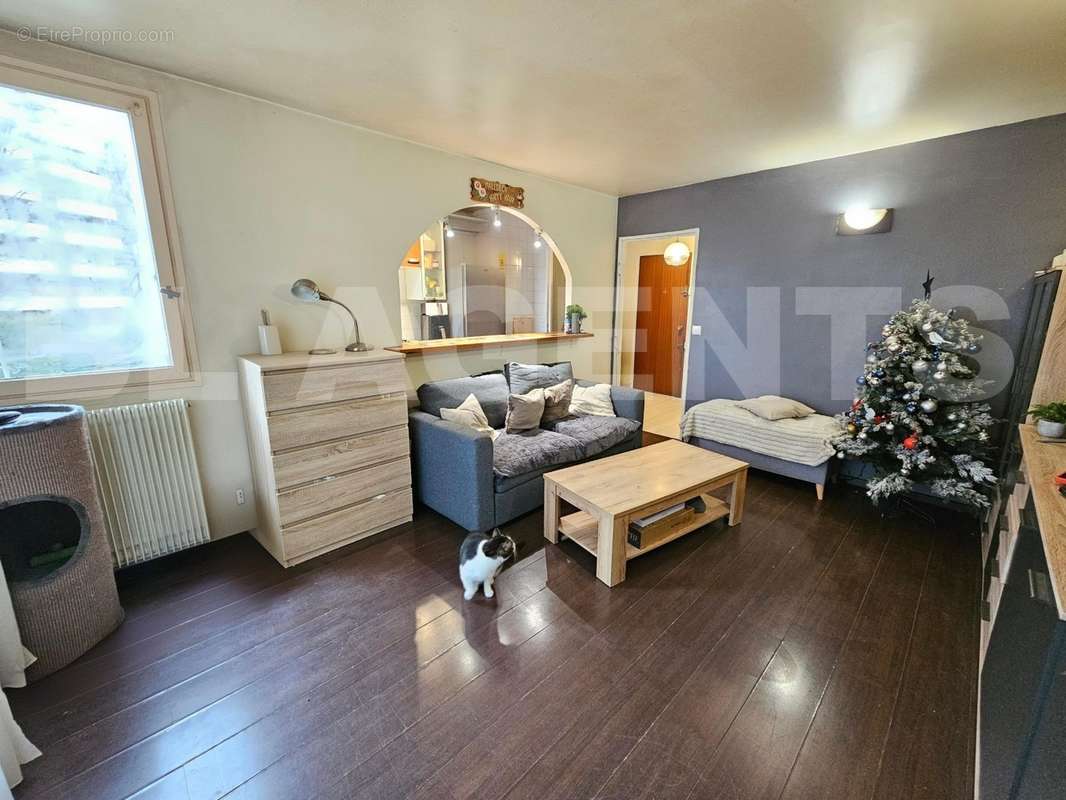 4 - Appartement à LE BOURGET