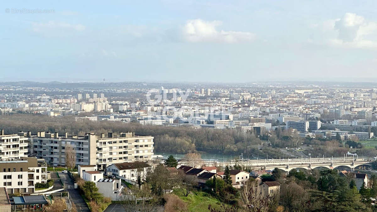 Appartement à CALUIRE-ET-CUIRE