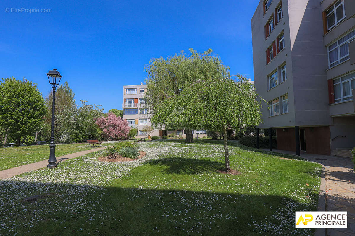 Appartement à MAISONS-LAFFITTE