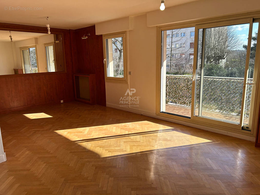 Appartement à MAISONS-LAFFITTE