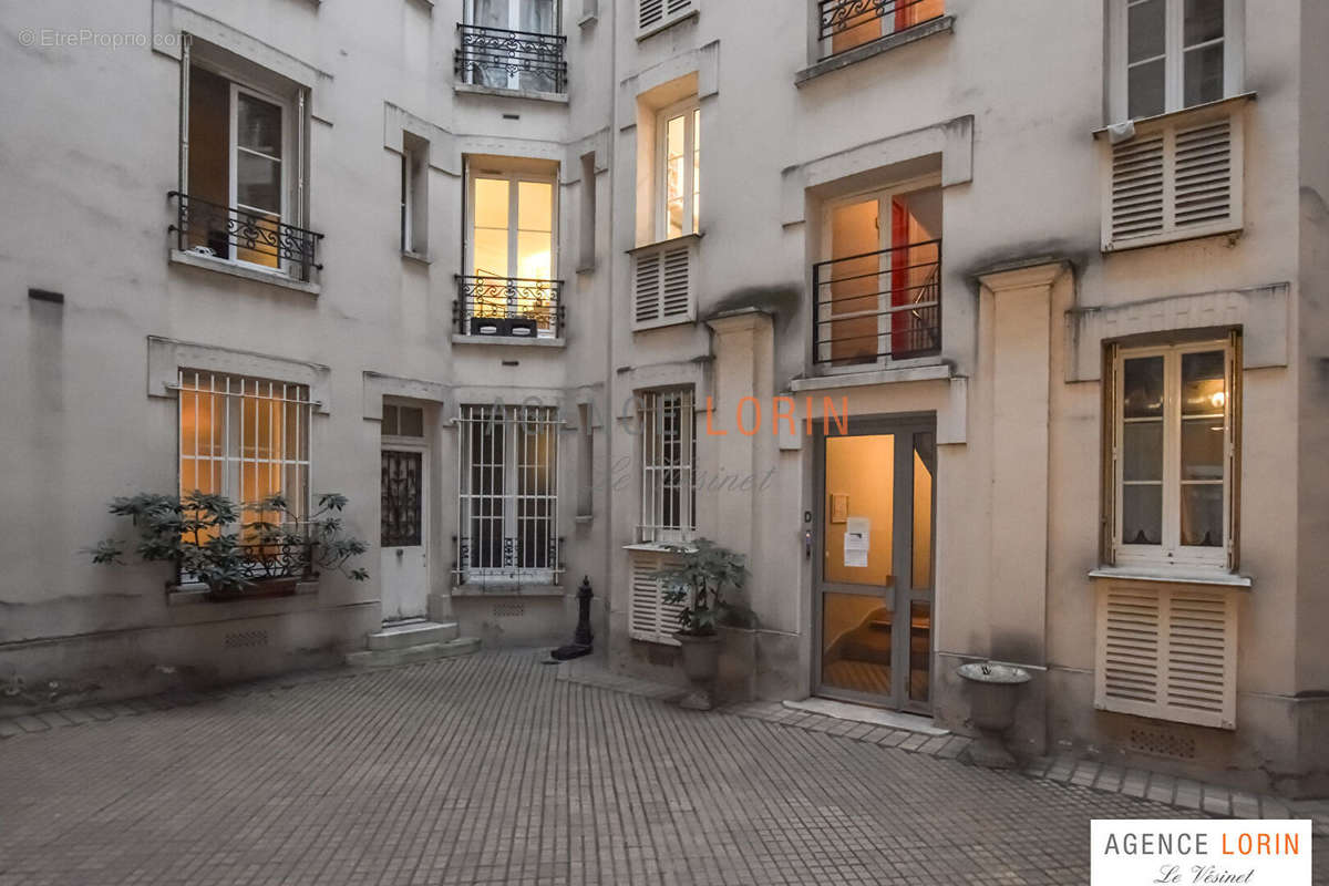 Appartement à PARIS-17E