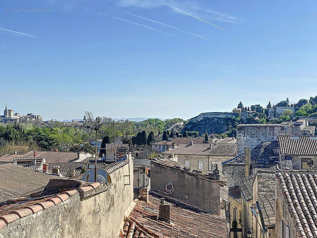 Appartement à VILLENEUVE-LES-AVIGNON