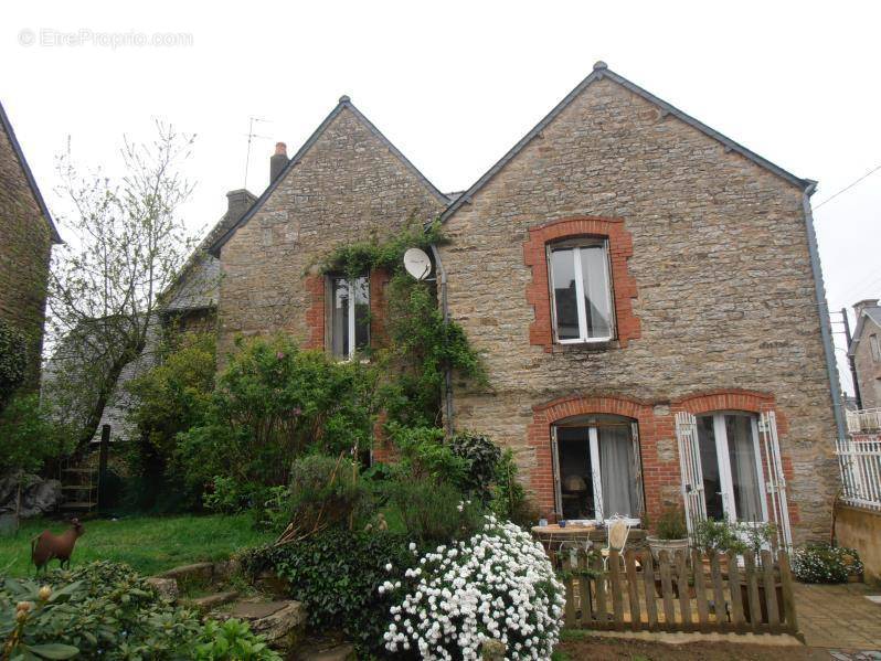 Maison à CRUGUEL