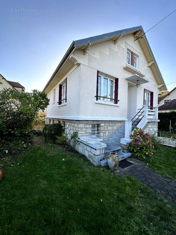 Maison à MAISONS-LAFFITTE