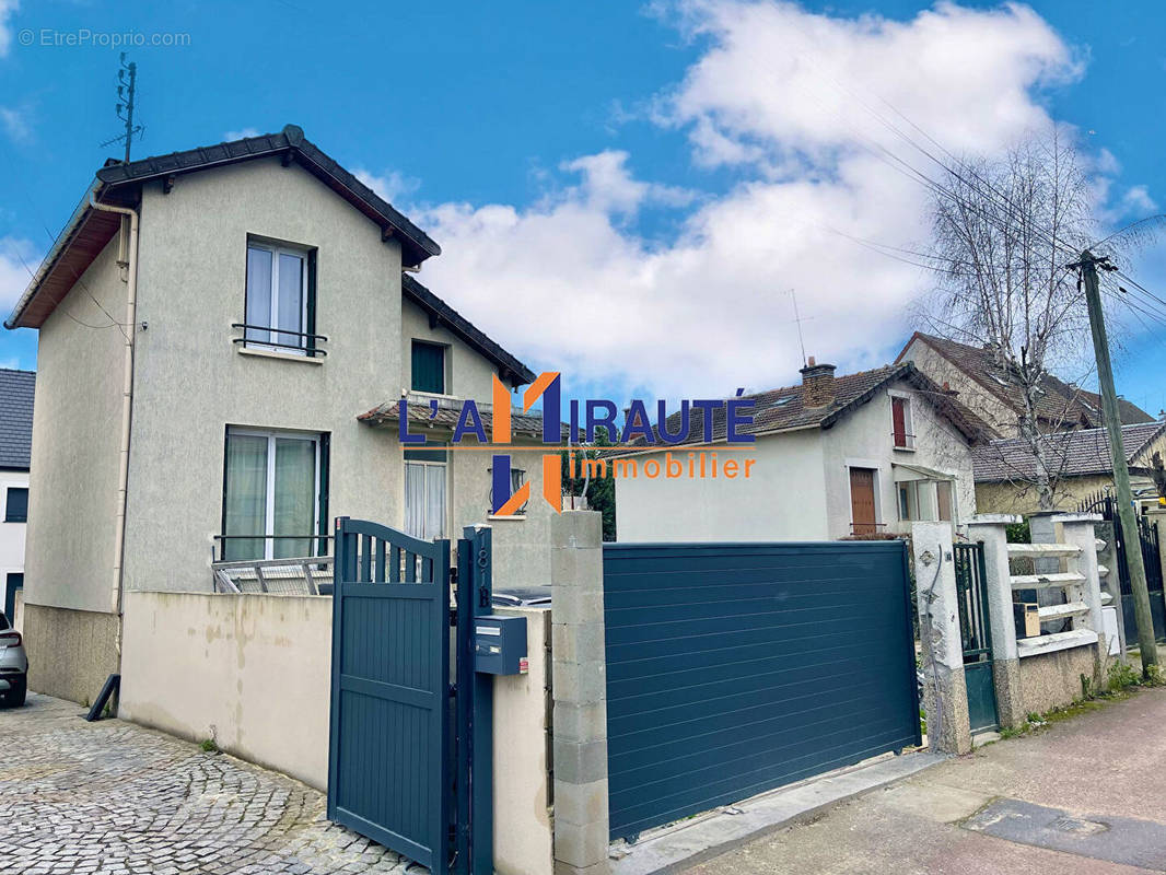 Maison à CARRIERES-SUR-SEINE