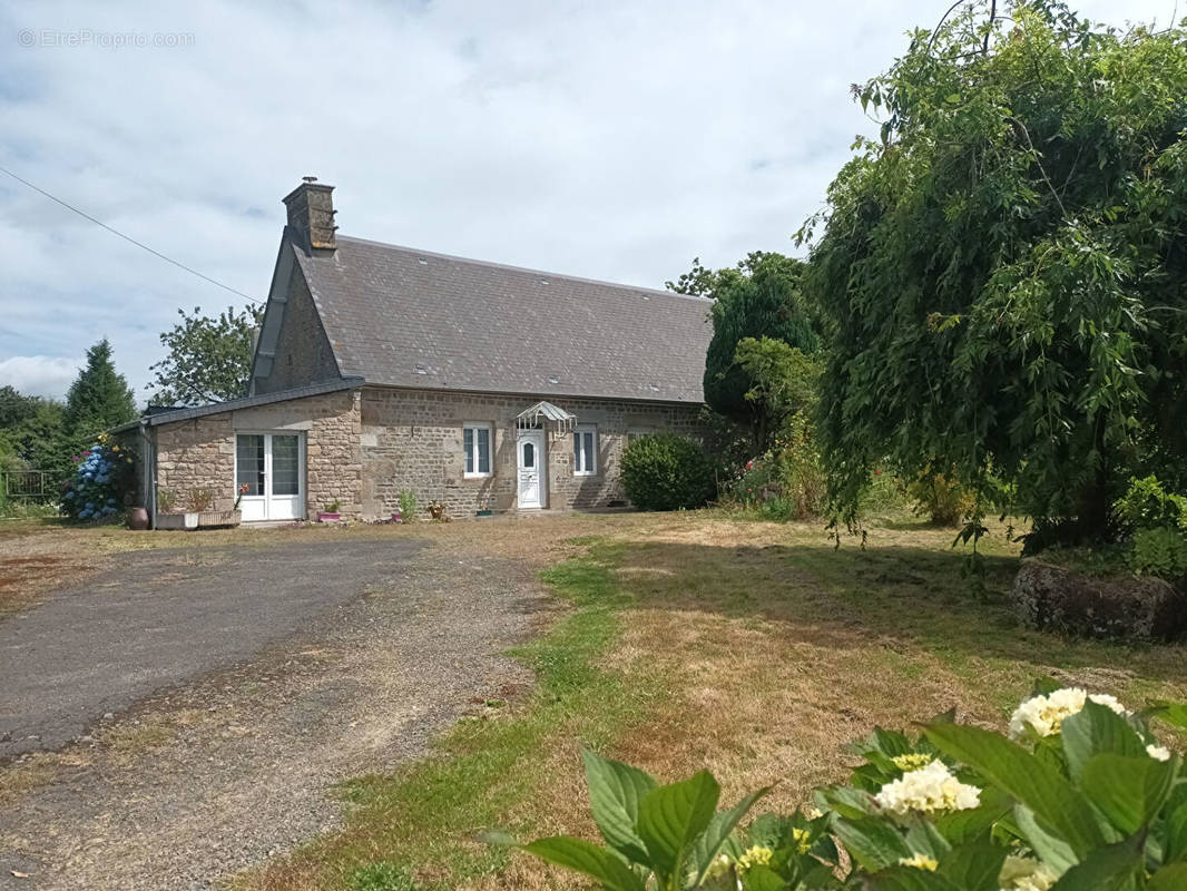 Maison à SAINT-SEVER-CALVADOS